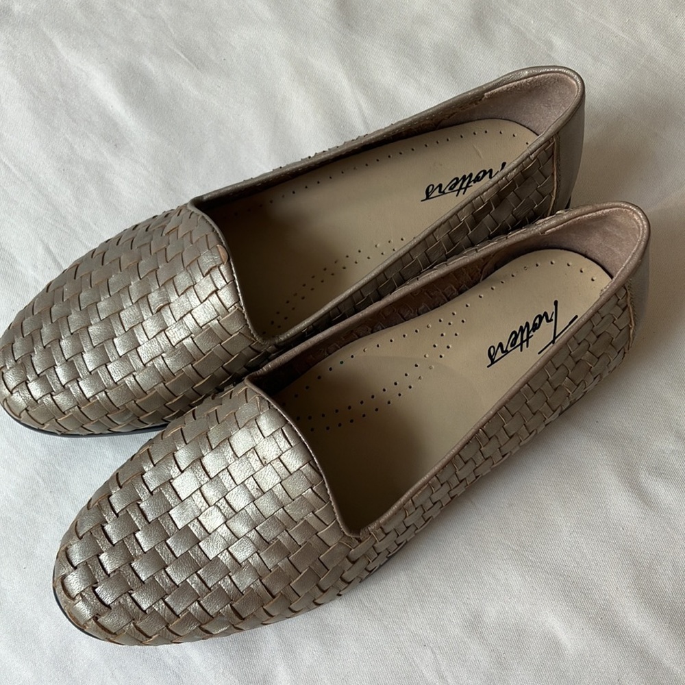 Trotters woven leather Liz slip on flats loafers metallic pewter bronze …
